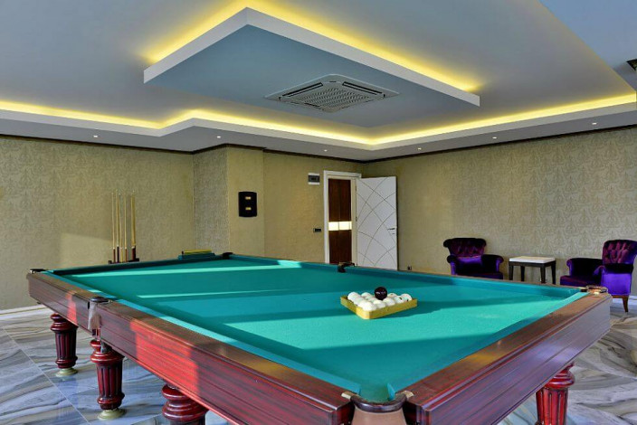 Квартира большой площади с видом на море планировки 1+1 в Махмутларе в комплексе на первой линии моря, 93 м2 - Ракурс 11