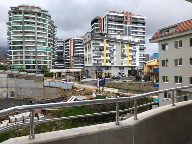 Трехкомнатная квартира 500 метров от моря в районе Махмутлар,120 м2. - Ракурс 9