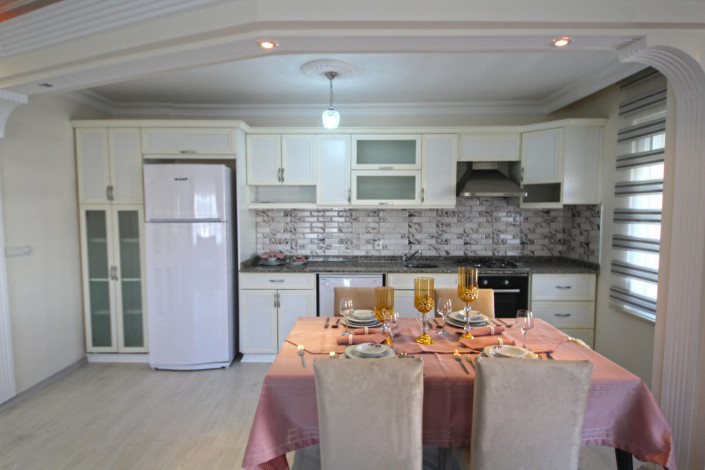 Трехкомнатная меблированная квартира в районе Махмутлар, 115м - Ракурс 6