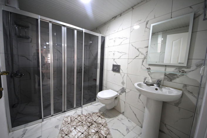 Трехкомнатная меблированная квартира в районе Махмутлар, 115м - Ракурс 18