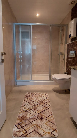 Полностью меблированные апартаменты на границе районов Кестель  и Махмутлар, 110м - Ракурс 18