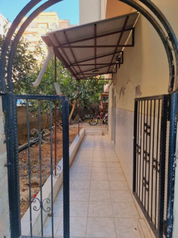 Квартира 2+1 с ремонтом на высоком этаже в Махмутларе, 110 м2 - Ракурс 20