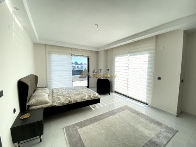 Четырехкомнатная квартира в комплексе премиум класса, в Махмутларе,180 м! - Ракурс 9