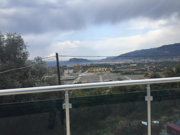 Пятикомнатная меблированная вилла с видом на море и горы в районе  Кестель, 210м. - Ракурс 6