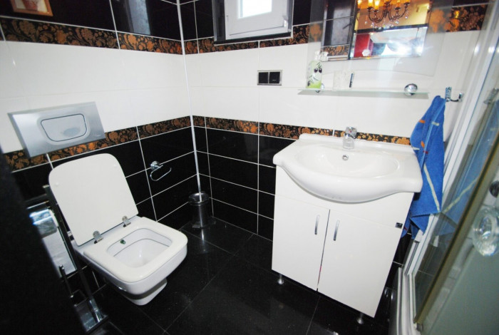 Пятикомнатная меблированная вилла с видом на море и горы в районе  Кестель, 210м. - Ракурс 14