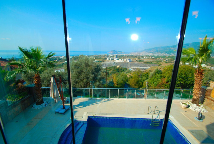 Пятикомнатная меблированная вилла с видом на море и горы в районе  Кестель, 210м. - Ракурс 15