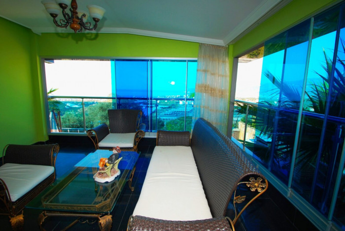 Пятикомнатная меблированная вилла с видом на море и горы в районе  Кестель, 210м. - Ракурс 25