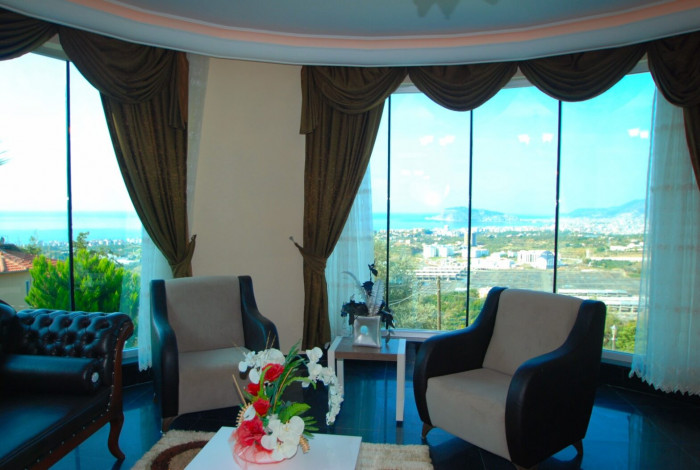 Пятикомнатная меблированная вилла с видом на море и горы в районе  Кестель, 210м. - Ракурс 26