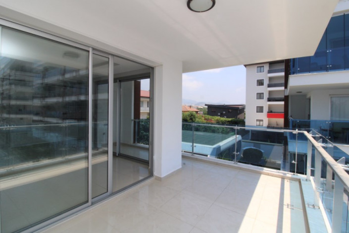 Просторная квартира 2+1 вблизи от моря в районе Кестель, 110 м2 - Ракурс 7