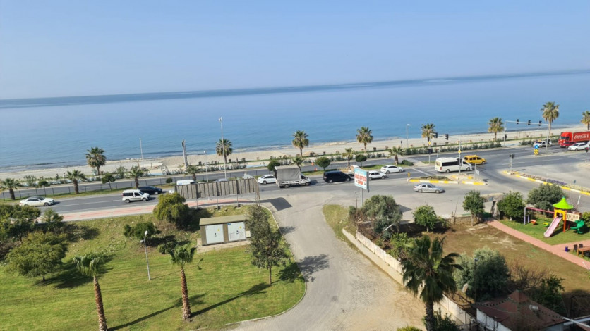 Двухкомнатная квартира на первой линии Махмутлара, площадью 80 м! - Ракурс 6