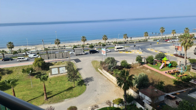 Двухкомнатная квартира на первой линии Махмутлара, площадью 80 м! - Ракурс 8