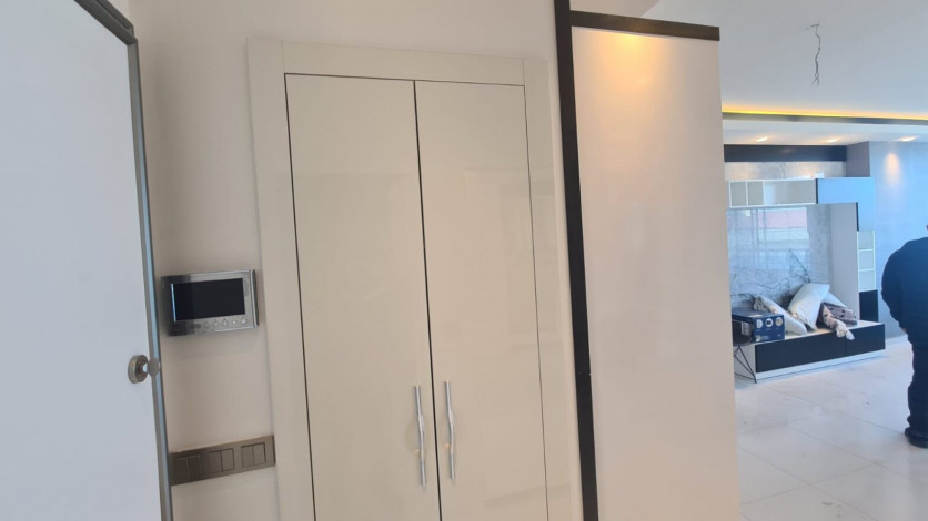 Двухкомнатная квартира на первой линии Махмутлара, площадью 80 м! - Ракурс 14