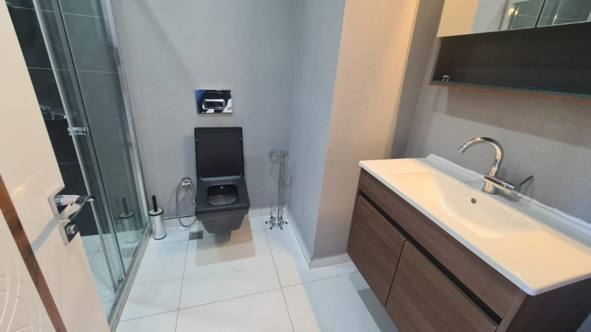 Двухкомнатная квартира на первой линии Махмутлара, площадью 80 м! - Ракурс 15