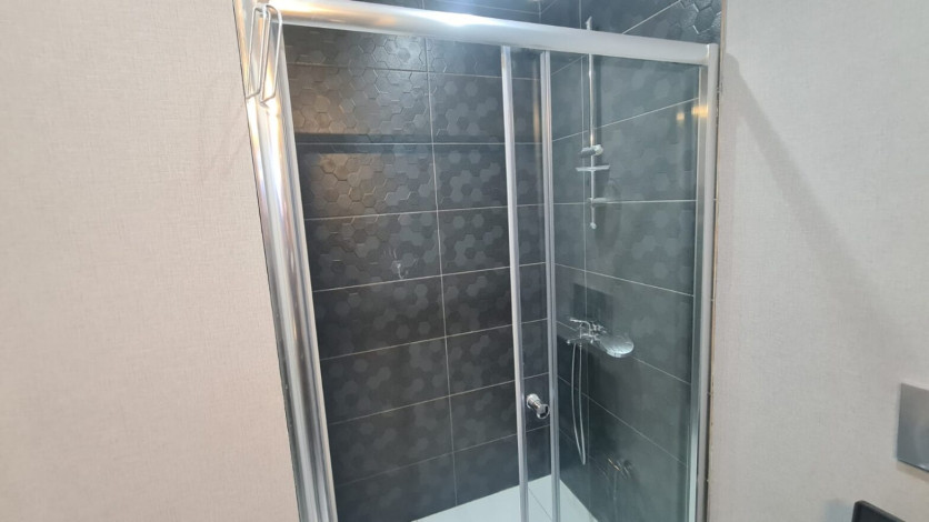 Двухкомнатная квартира на первой линии Махмутлара, площадью 80 м! - Ракурс 16