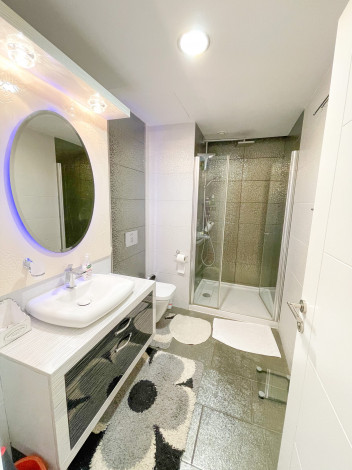 Квартира 1+1 с видом на море в комплексе с развитой инфраструктурой, Махмутлар, 73 м2 - Ракурс 43