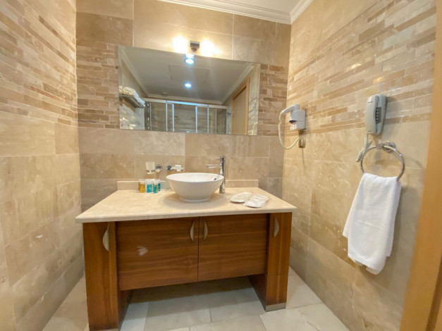 Меблированная трехкомнатная квартира в  шикарном комплексе,района Каргыджак,105м - Ракурс 2