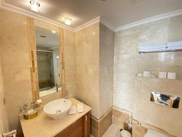 Меблированная трехкомнатная квартира в  шикарном комплексе,района Каргыджак,105м - Ракурс 14