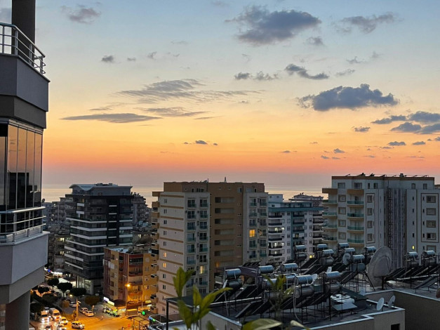 Трехкомнатная квартира в 300 метрах от пляжа в районе Махмутлар, 110 м2 - Ракурс 6