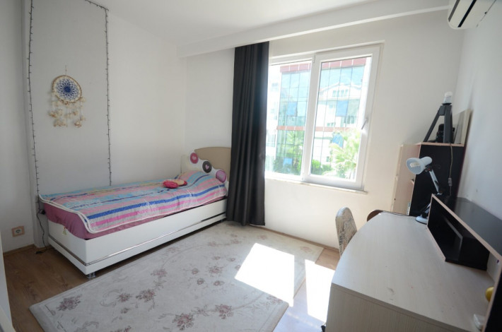 Меблированная трехкомнатная квартира с видом на речку Димчай в районе Кестель, 137м - Ракурс 13