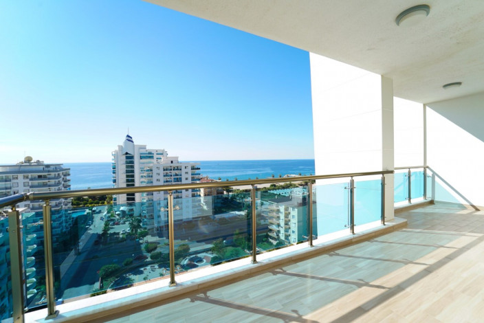 Меблированная трехкомнатная квартира с видом на море в районе Махмутлар, 120м - Ракурс 21