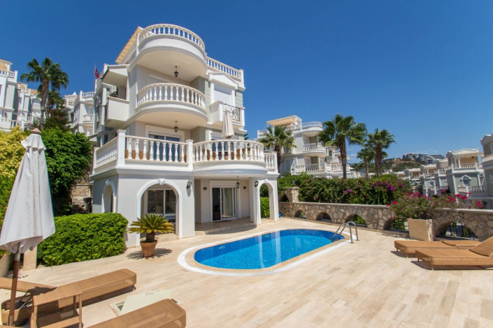 Трехэтажная меблированная вилла 4+1 в районе Конаклы, 250 м2 - Ракурс 18