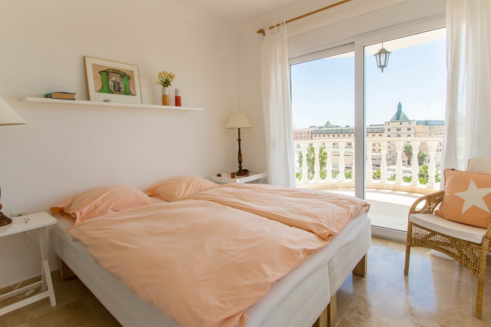 Трехэтажная меблированная вилла 4+1 в районе Конаклы, 250 м2 - Ракурс 21