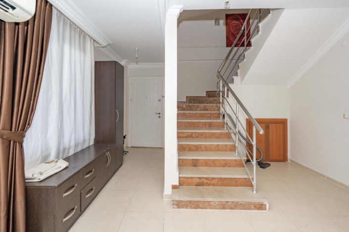 Меблированная трехуровневая вилла на продажу в Демирташ - Ракурс 7