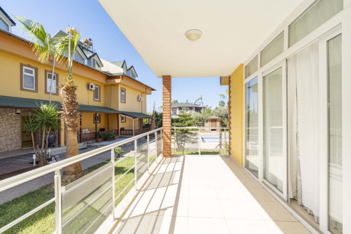 Меблированная трехуровневая вилла на продажу в Демирташ - Ракурс 18