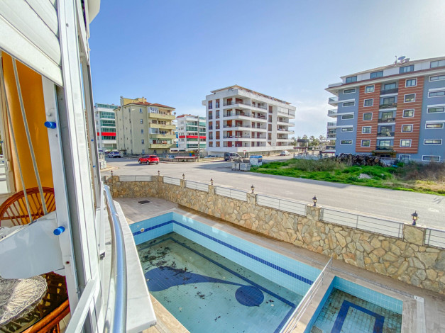 Меблированный дуплекс с видом на бассейн и горы в районе Кестель, 200м - Ракурс 8