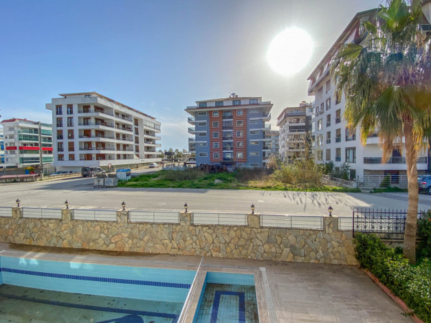 Меблированный дуплекс с видом на бассейн и горы в районе Кестель, 200м - Ракурс 9