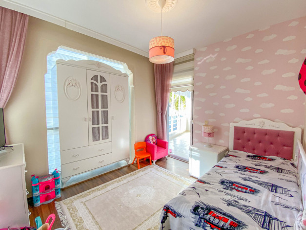 Меблированный дуплекс с видом на бассейн и горы в районе Кестель, 200м - Ракурс 13