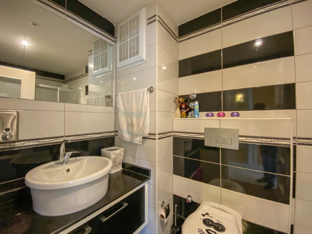 Меблированный дуплекс с видом на бассейн и горы в районе Кестель, 200м - Ракурс 17