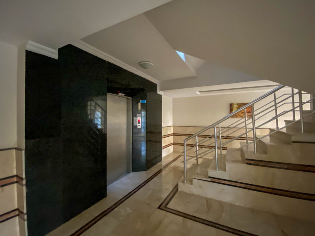 Меблированный дуплекс с видом на бассейн и горы в районе Кестель, 200м - Ракурс 34