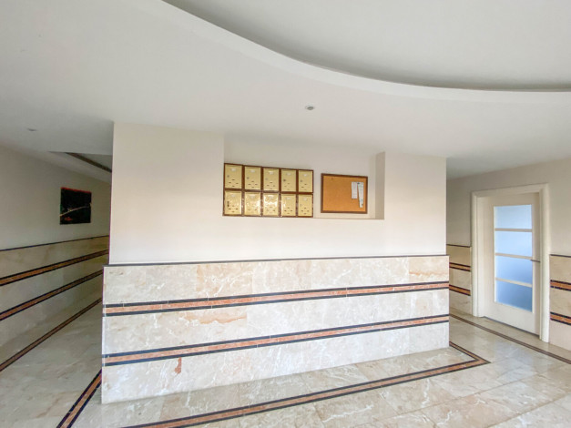 Меблированный дуплекс с видом на бассейн и горы в районе Кестель, 200м - Ракурс 35