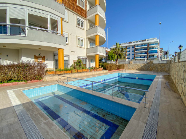 Меблированный дуплекс с видом на бассейн и горы в районе Кестель, 200м - Ракурс 39