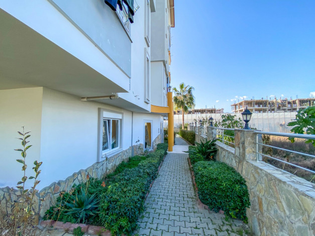 Меблированный дуплекс с видом на бассейн и горы в районе Кестель, 200м - Ракурс 42