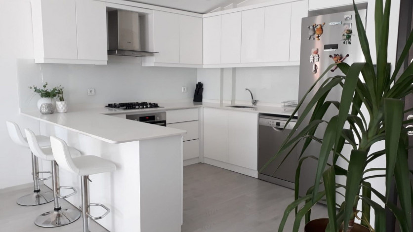 Красивая светлая городская квартира 2+1 в центре Аланьи, 100 м2 - Ракурс 2