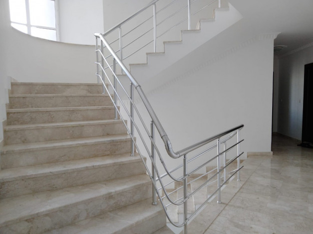 Двухэтажный пентхаус планировки 5+1, 300м2 с видом на море в районе Авсаллар - Ракурс 7