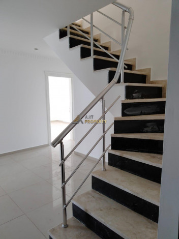 Двухэтажный пентхаус планировки 5+1, 300м2 с видом на море в районе Авсаллар - Ракурс 28