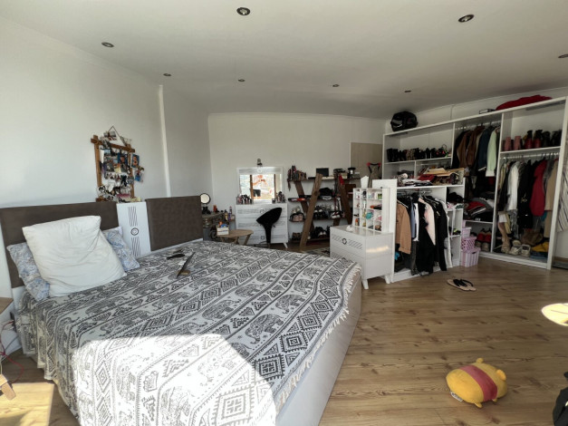 Двухуровневый уютный пентхаус 2+2, 300м2 с видом на море в районе Кестель - Ракурс 13