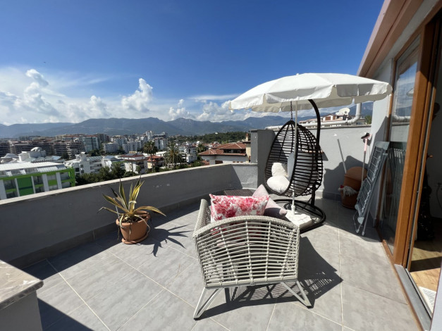 Двухуровневый уютный пентхаус 2+2, 300м2 с видом на море в районе Кестель - Ракурс 16