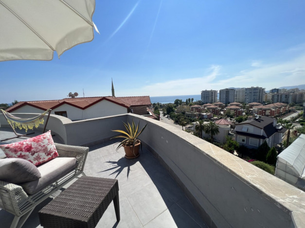 Двухуровневый уютный пентхаус 2+2, 300м2 с видом на море в районе Кестель - Ракурс 17