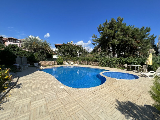 Двухуровневый уютный пентхаус 2+2, 300м2 с видом на море в районе Кестель - Ракурс 21