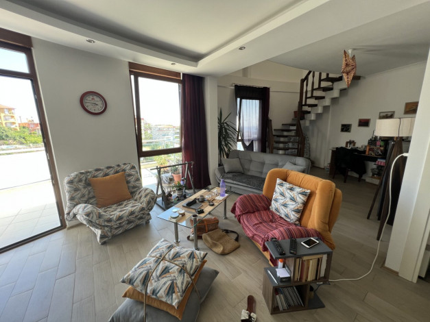 Двухуровневый уютный пентхаус 2+2, 300м2 с видом на море в районе Кестель - Ракурс 25