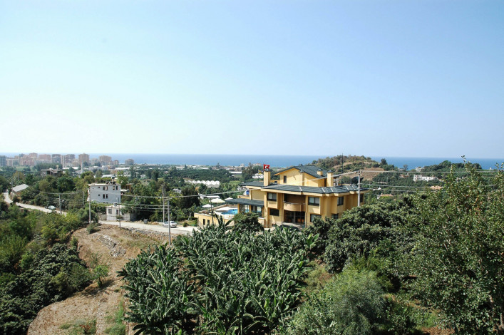 Просторная вилла с видом на Средиземное море и собственным садом в районе Кестель - Ракурс 6