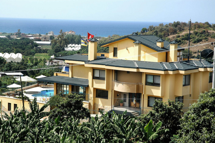 Просторная вилла с видом на Средиземное море и собственным садом в районе Кестель - Ракурс 8