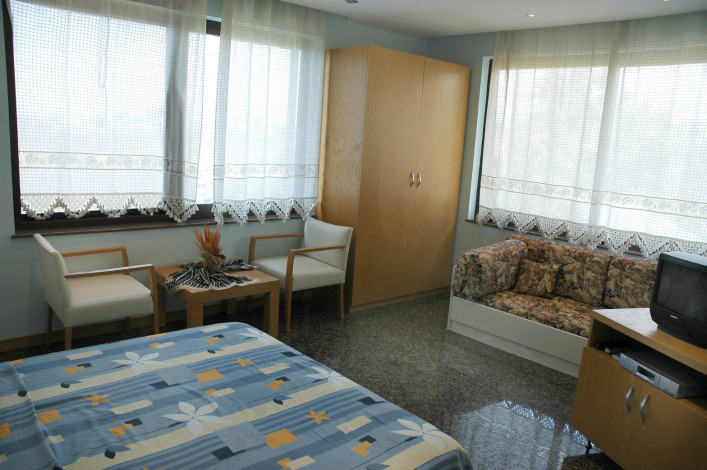 Просторная вилла с видом на Средиземное море и собственным садом в районе Кестель - Ракурс 20