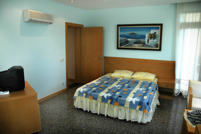 Просторная вилла с видом на Средиземное море и собственным садом в районе Кестель - Ракурс 22