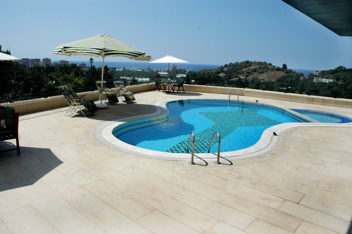 Просторная вилла с видом на Средиземное море и собственным садом в районе Кестель - Ракурс 34