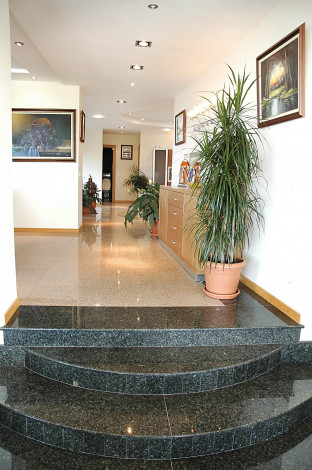 Просторная вилла с видом на Средиземное море и собственным садом в районе Кестель - Ракурс 39